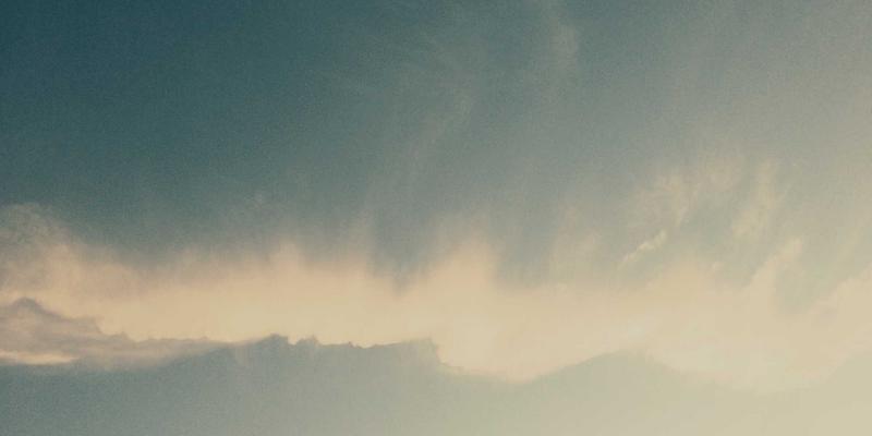 IDCHU引领数据中心进阶：从传统架构到智能云服务的变革之路